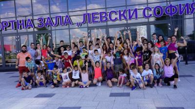 65 деца играха, тренираха, рисуваха, учиха и се забавляваха