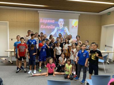 Грация плени децата от Синьо лято